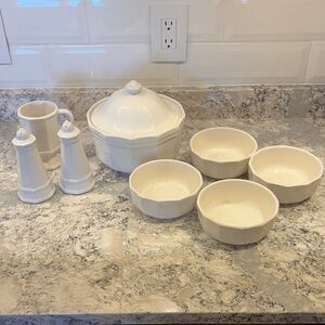 Pfaltzgraff Heritage Elegant White Ceramic Set